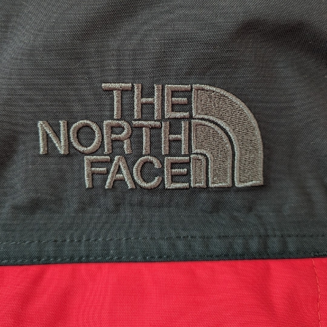 THE NORTH FACE(ザノースフェイス)の【24時間以内配送】ザ ノースフェイス　ダウンジャケット　刺繍ロゴ メンズのジャケット/アウター(ダウンジャケット)の商品写真