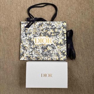 Dior 2023クリスマス限定ボックス  リボン付き　レディディオールミニ、S