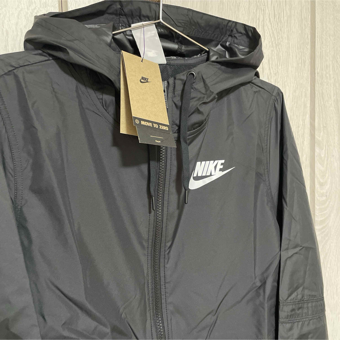 NIKE(ナイキ)の新品★NIKE★ウインドブレーカー★スポーツウェア★Lサイズ ナイロンジャケット レディースのジャケット/アウター(ナイロンジャケット)の商品写真