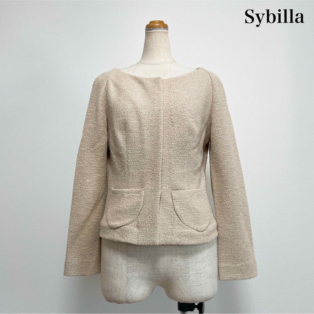 Sybilla(シビラ)のSybilla シビラ ノーカラージャケット ベージュ ツイード 仕事 入園入学 レディースのジャケット/アウター(ノーカラージャケット)の商品写真