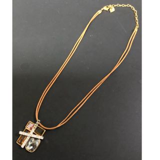 スワロフスキー(SWAROVSKI)のスワロフスキー　スクエアシェイプ　　ネックレス(ネックレス)