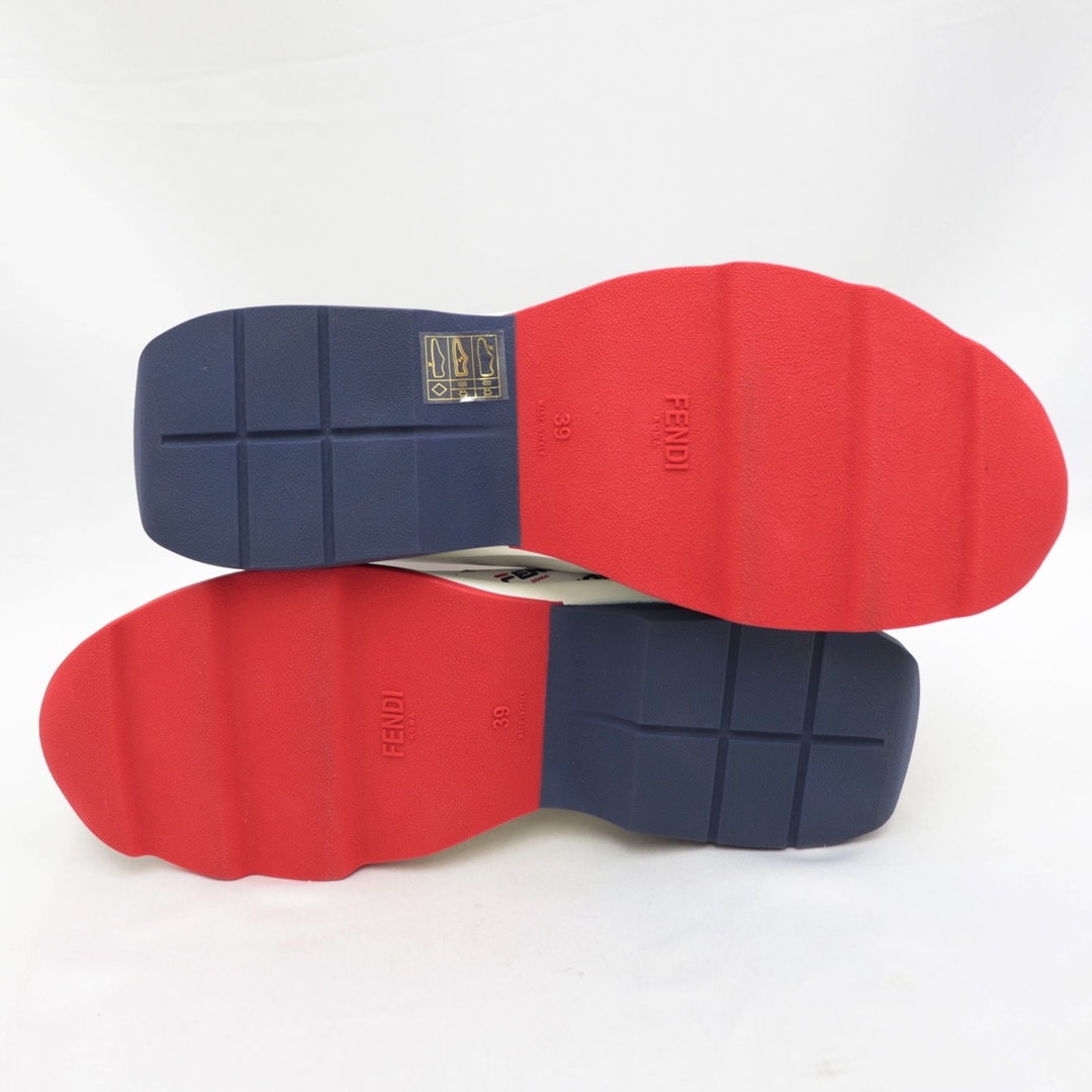 FENDI(フェンディ)の新品同様 フェンディ FILA ロゴマニア ソックス スニーカー メンズ 白 赤 青 ズッカ柄 FENDIMANIA FENDI メンズの靴/シューズ(スニーカー)の商品写真