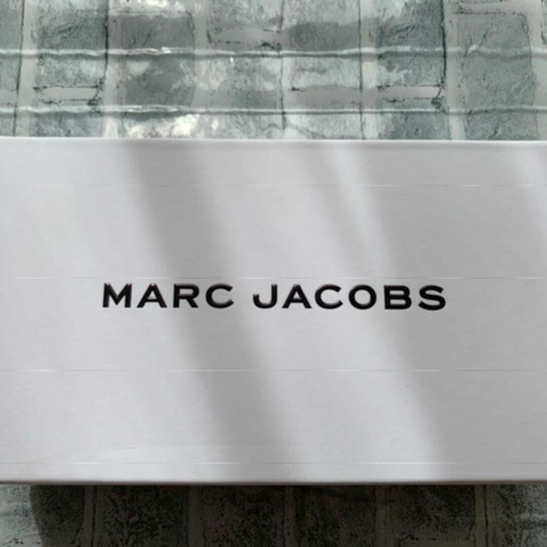 MARC JACOBS(マークジェイコブス)の新品未使用✨ MARC JACOBSポーチ コスメ/美容のメイク道具/ケアグッズ(メイクボックス)の商品写真