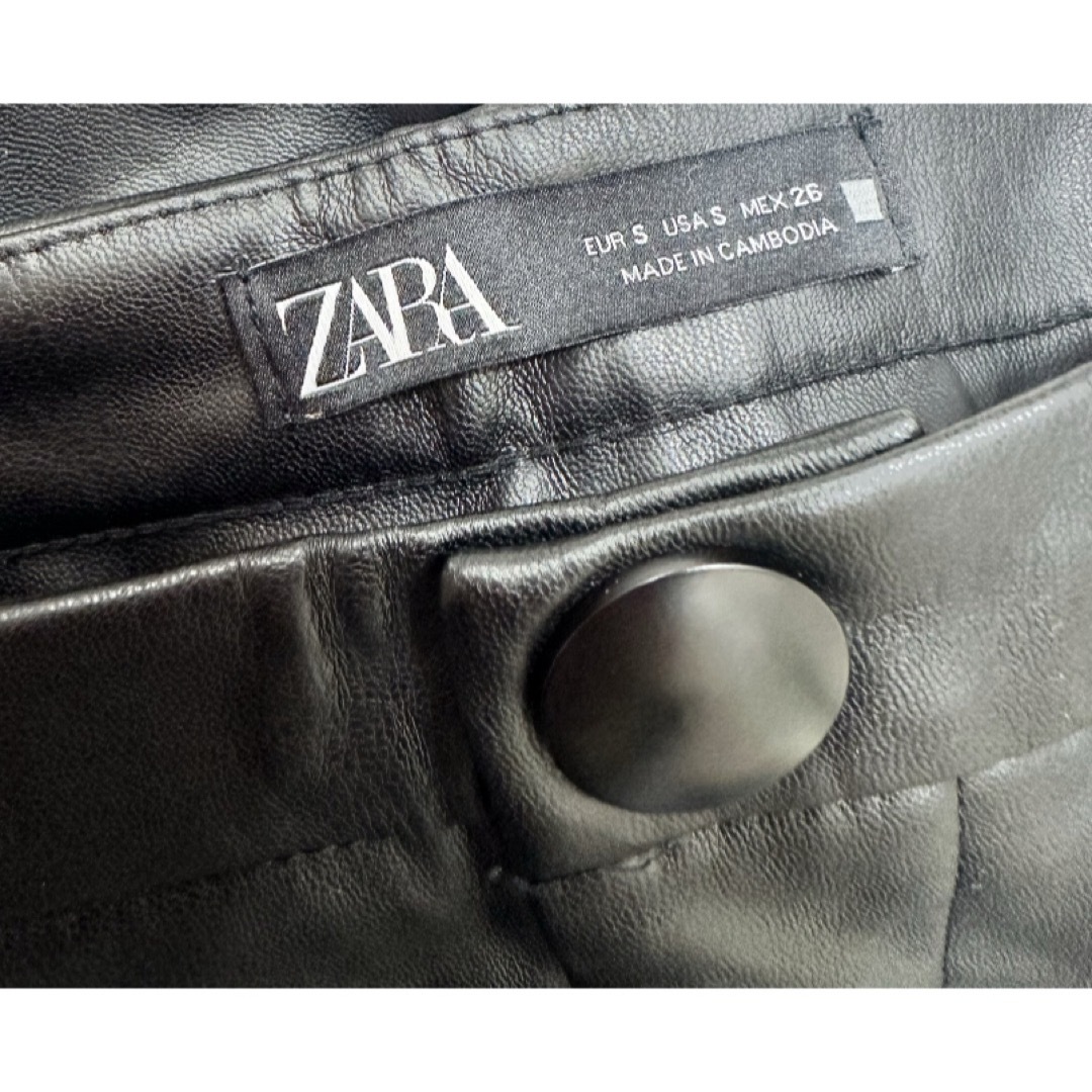 ZARA(ザラ)のZARAナイロンパンツS レディースのパンツ(カジュアルパンツ)の商品写真