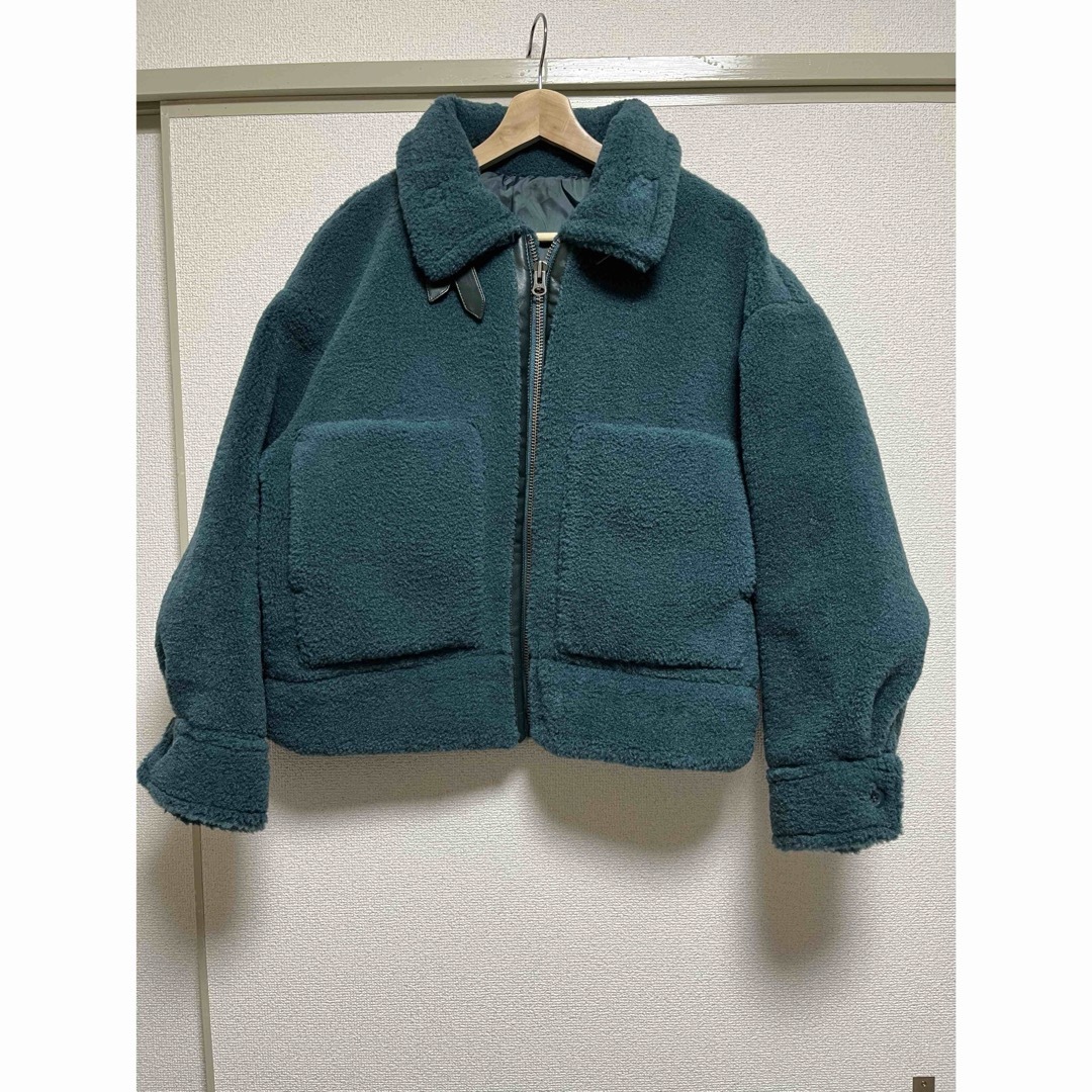 AZUL by moussy(アズールバイマウジー)のZIP UP BOA COAT レディースのジャケット/アウター(ブルゾン)の商品写真