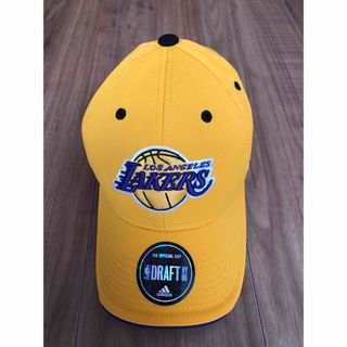 アディダス(adidas)のNBA キャップ（レイカーズ）(キャップ)