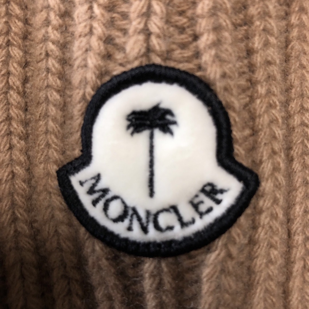 MONCLER(モンクレール)のモンクレール　ニットキャップ　ニット帽　MONCLER PALM ANGELS レディースの帽子(ニット帽/ビーニー)の商品写真