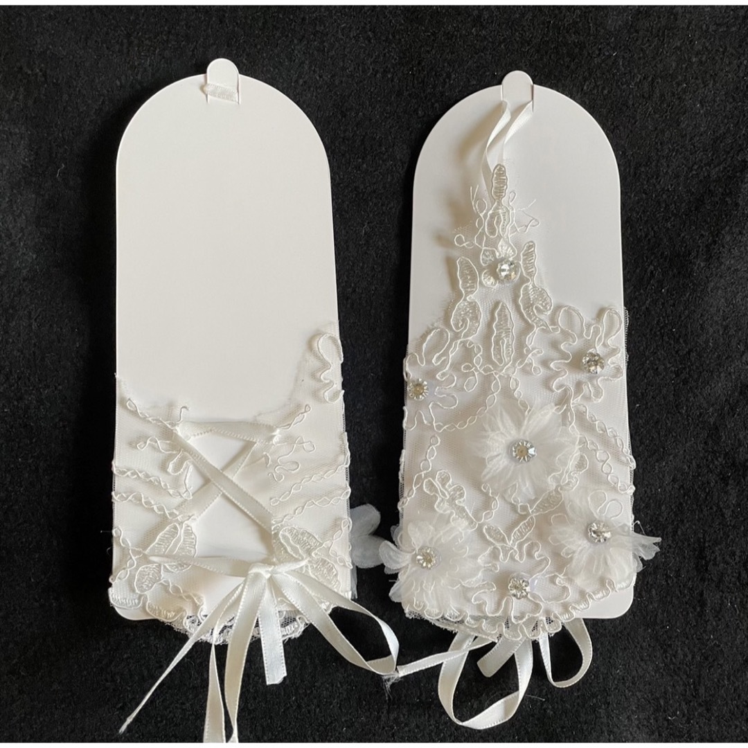 ブライダルアクセサリー グローブ 手袋 結婚式 フィンガーレス レース フラワー レディースのフォーマル/ドレス(その他ドレス)の商品写真
