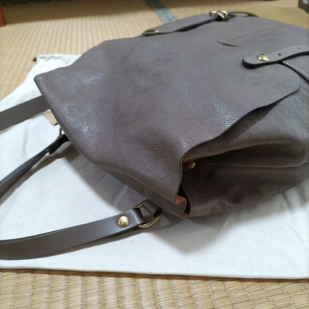 IL BISONTE - 新品 イルビゾンテ 本革 レザー リュックサック IL BISONTE - 新品 イルビゾンテ 本革 レザー リュックサック