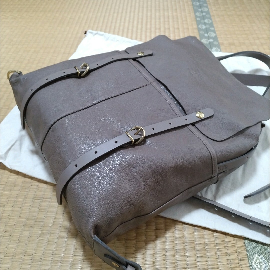 IL BISONTE - 新品 イルビゾンテ 本革 レザー リュックサック IL BISONTE - 新品 イルビゾンテ 本革 レザー リュックサック