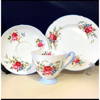 ウェッジウッド(WEDGWOOD)のシェリー　ピンクの薔薇　水色とローズブーケ  トリオ　①(食器)