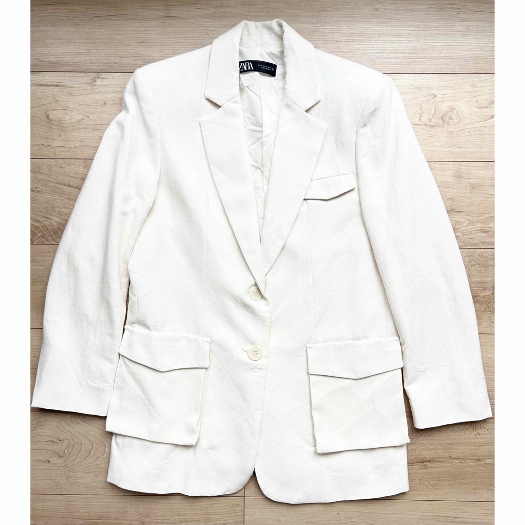 ZARA(ザラ)のZARA❤️リネン混パッチポケットブレザー❤️オフ白 レディースのジャケット/アウター(テーラードジャケット)の商品写真