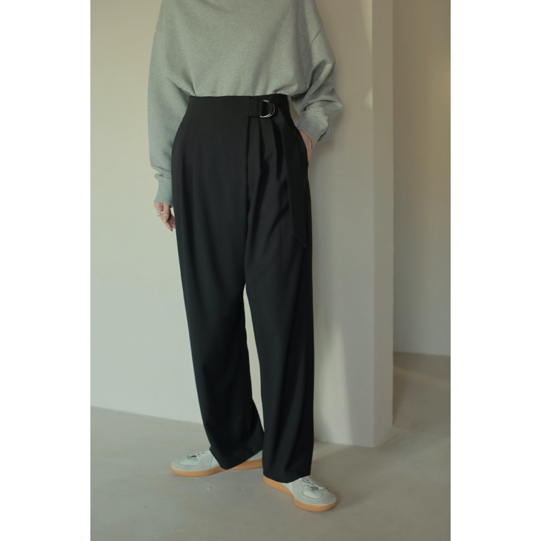 CLANE(クラネ)の CLANE MANOF WRAP BELT PANTS  ラップベルトパンツ レディースのパンツ(カジュアルパンツ)の商品写真