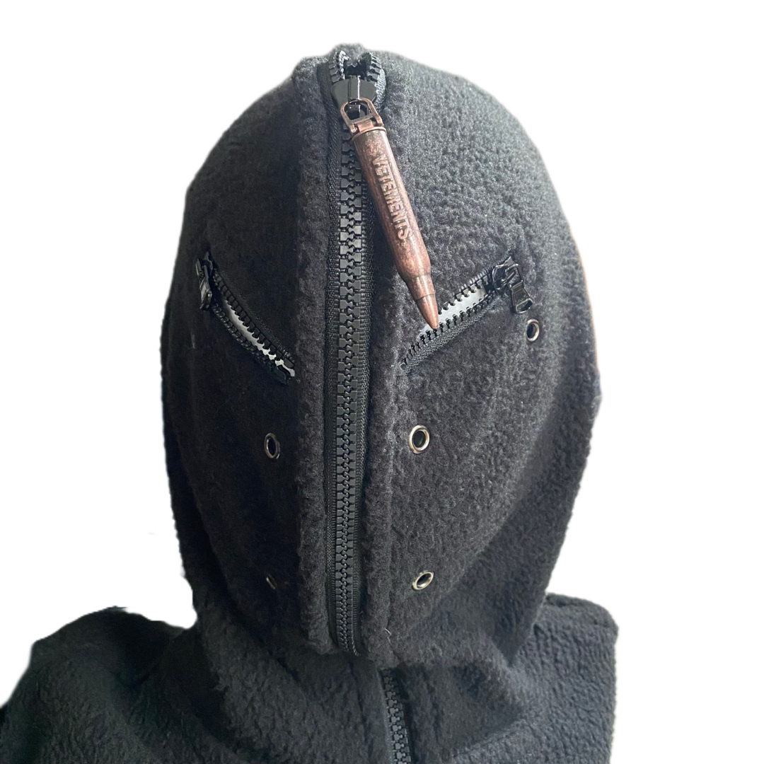 VETEMENTS(ヴェトモン)のVetements ss19 gimp bullet fleece mask メンズのトップス(パーカー)の商品写真