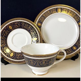 ロイヤルドルトン(Royal Doulton)のロイヤルドルトン  ドーチェスター　トリオ　①(食器)