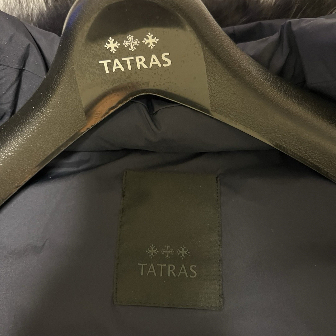 TATRAS(タトラス)の新品タトラスTATRAS VARENA 03 NAVY ギャランティカード付き レディースのジャケット/アウター(ダウンコート)の商品写真