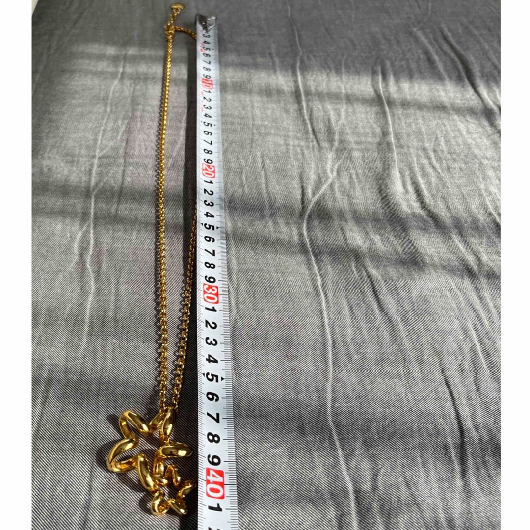 MOSCHINO(モスキーノ)のMOSCHINOゴールドデザインネックレス　モスキーノ星型ネックレス レディースのアクセサリー(ネックレス)の商品写真