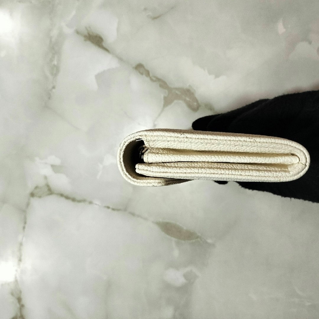 CHANEL(シャネル)のシャネル　キャリアスキン　フラップウォレット　長財布　ホワイト　極美品 レディースのファッション小物(財布)の商品写真