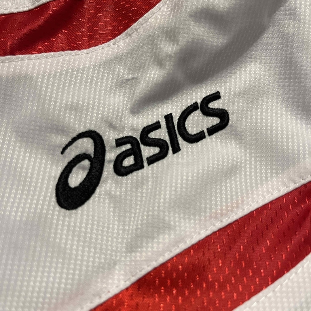 asics(アシックス)のアシックス　フード付きウインドブレーカー　ジャージ上 スポーツ/アウトドアのランニング(ウェア)の商品写真