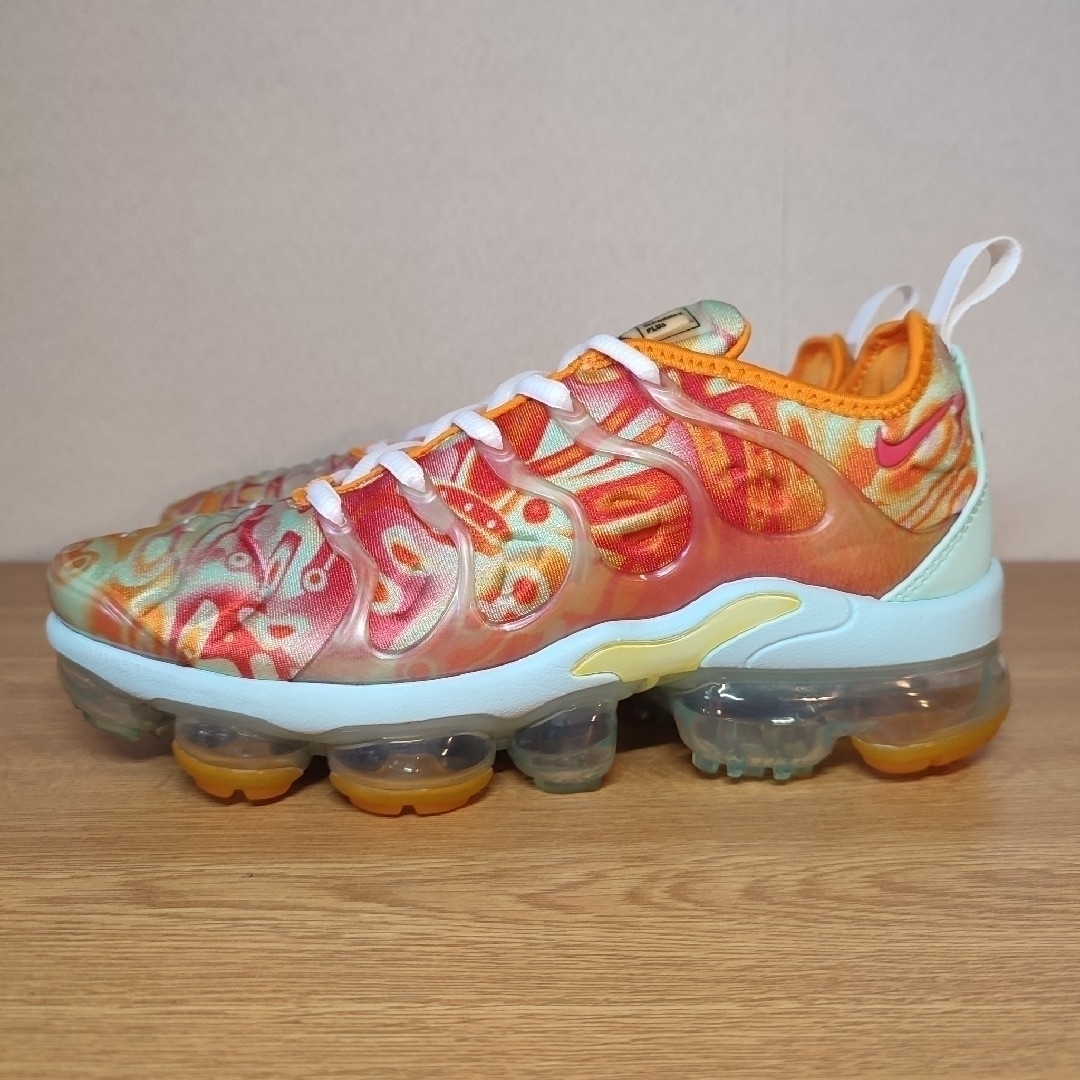 NIKE(ナイキ)のNIKE AIR VAPORMAX PLUS QS "HEAT LEVEL" レディースの靴/シューズ(スニーカー)の商品写真