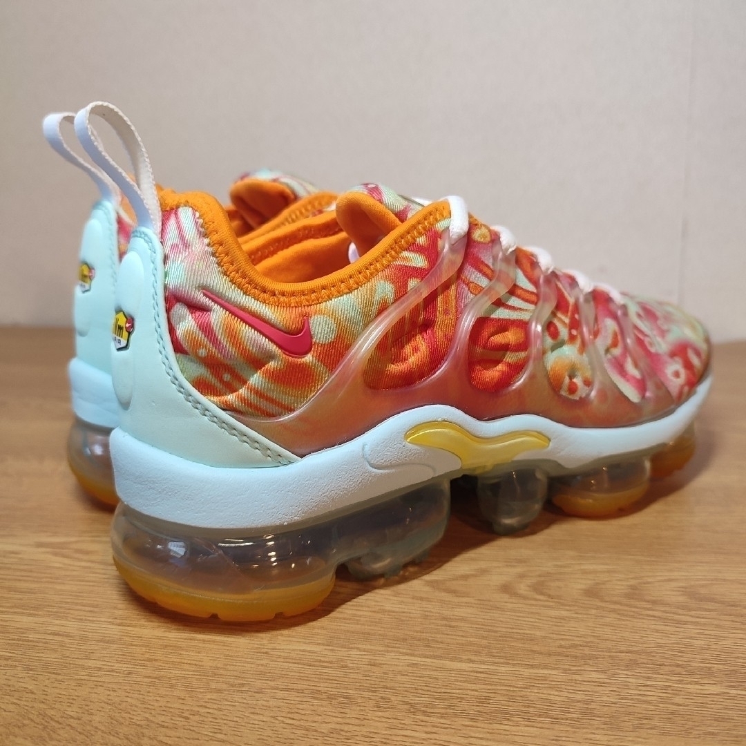 NIKE(ナイキ)のNIKE AIR VAPORMAX PLUS QS "HEAT LEVEL" レディースの靴/シューズ(スニーカー)の商品写真