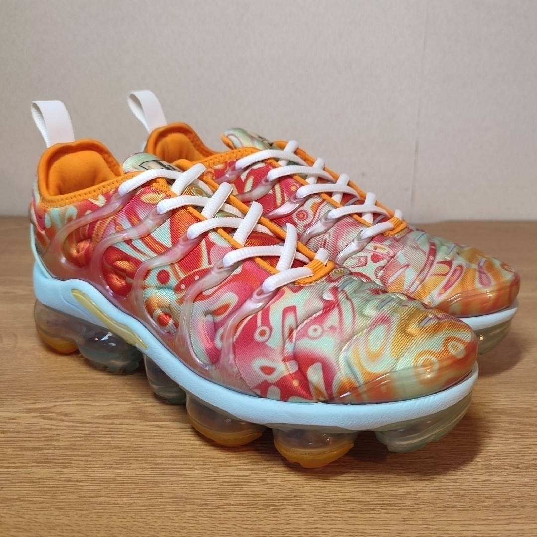 NIKE(ナイキ)のNIKE AIR VAPORMAX PLUS QS "HEAT LEVEL" レディースの靴/シューズ(スニーカー)の商品写真