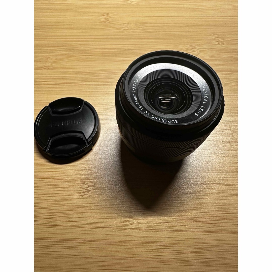 富士フイルム(フジフイルム)のフジノンレンズ XC15-45mmF3.5-5.6OIS PZ フィルター付き スマホ/家電/カメラのカメラ(ミラーレス一眼)の商品写真