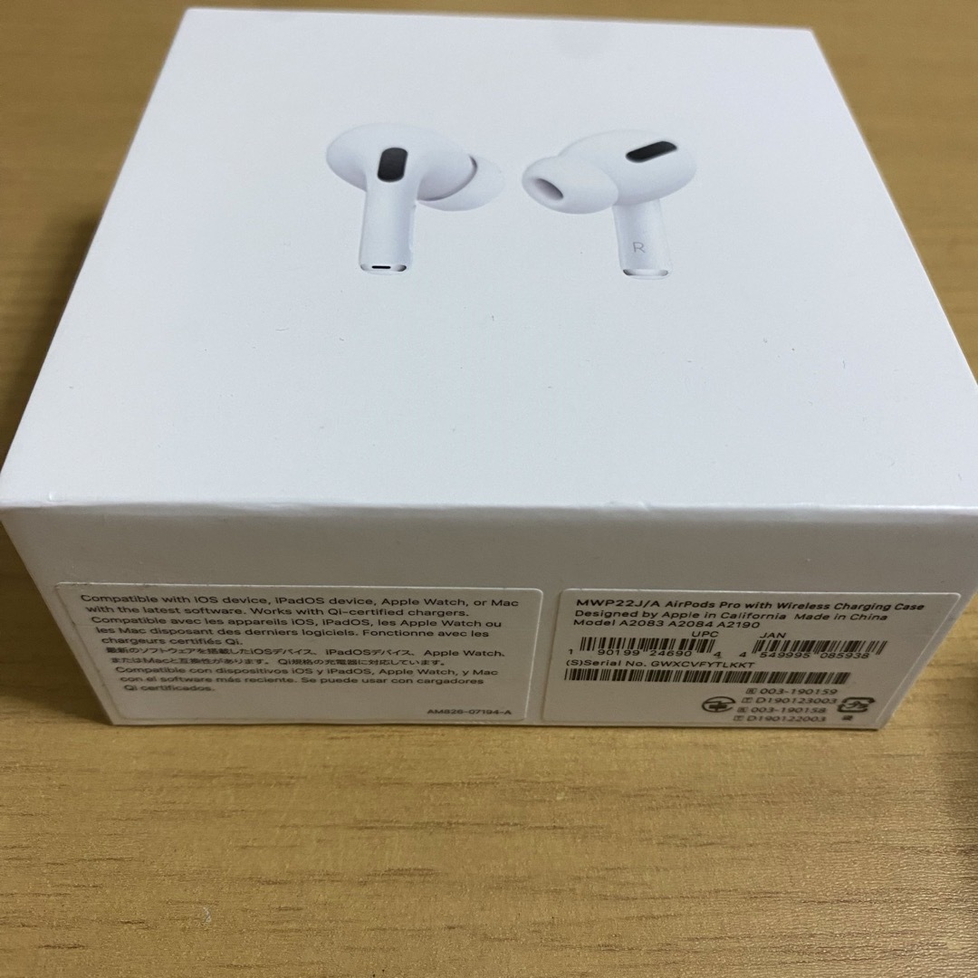 Apple(アップル)のApple AirPods Pro ノイズキャンセリング付完全ワイヤレスイヤホン スマホ/家電/カメラのオーディオ機器(ヘッドフォン/イヤフォン)の商品写真