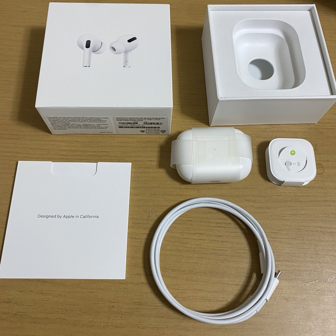 Apple(アップル)のApple AirPods Pro ノイズキャンセリング付完全ワイヤレスイヤホン スマホ/家電/カメラのオーディオ機器(ヘッドフォン/イヤフォン)の商品写真