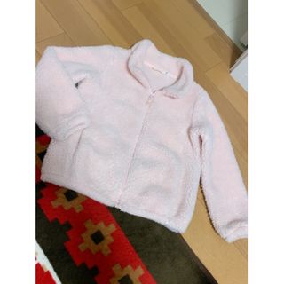 ユニクロ(UNIQLO)の薄いピンクファーふわふわあったか楽ちんシンプル合わせやすいジップ上着120(ジャケット/上着)