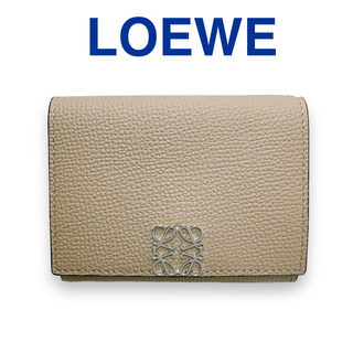 ロエベ(LOEWE)のロエベ 3つ折り財布 アナグラム トライフォールド ウォレット レザー サンド(財布)
