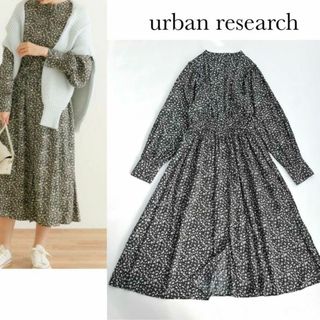 アーバンリサーチ(URBAN RESEARCH)の美品♡アーバンリサーチ＊ 割繊ギャザースリーブワンピース　花柄　フラワー　ロング(ロングワンピース/マキシワンピース)