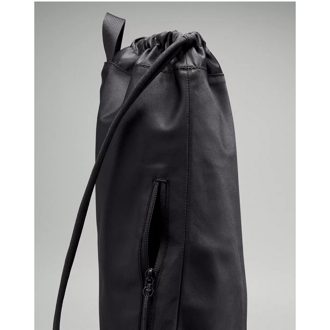 lululemon(ルルレモン)の新品 ルルレモン Lightweight Gym Sack 13L レディースのバッグ(リュック/バックパック)の商品写真