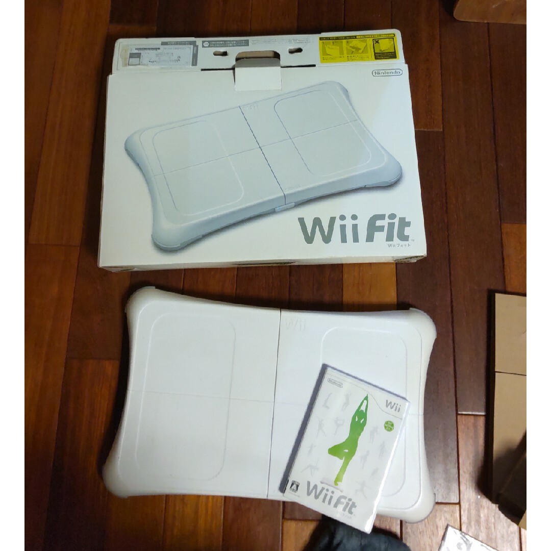 wii fit  バランスボード エンタメ/ホビーのゲームソフト/ゲーム機本体(家庭用ゲームソフト)の商品写真