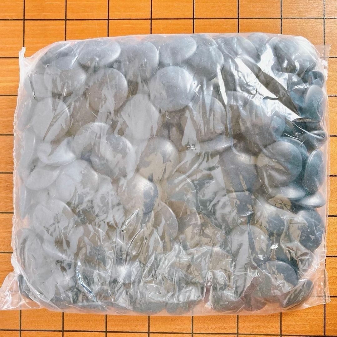 囲碁セット 碁盤 3寸 へそ付き 天然 碁石 未使用 白180 黒181 エンタメ/ホビーのテーブルゲーム/ホビー(囲碁/将棋)の商品写真