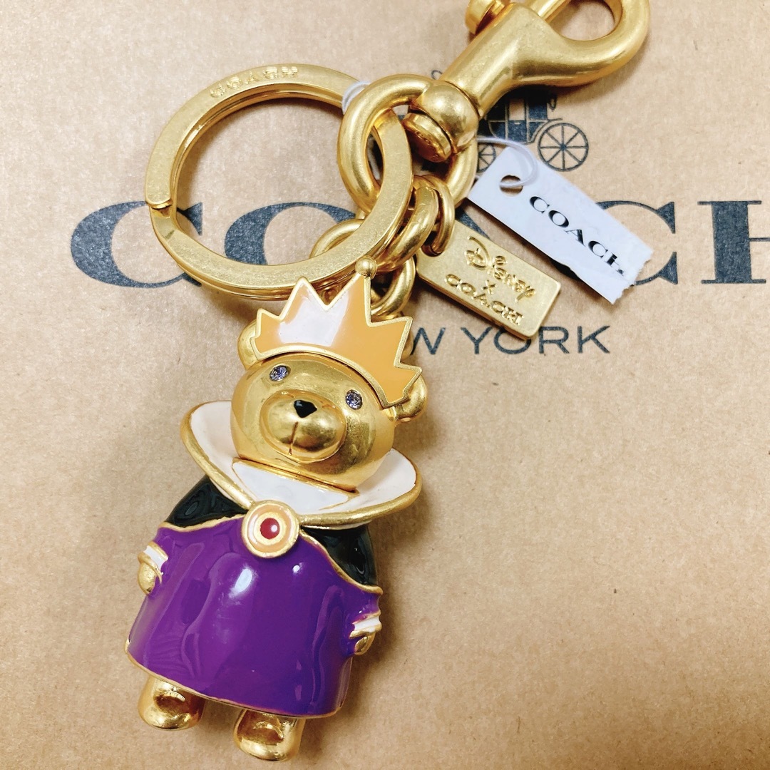 COACH(コーチ)の新品❇︎正規品 COACH ディズニー 女王(魔女) チャーム キーリング レディースのアクセサリー(チャーム)の商品写真