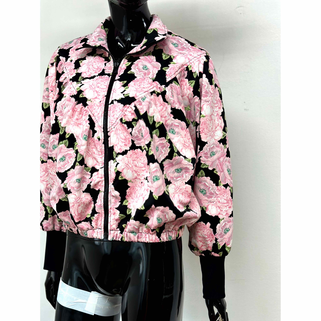 ZARA(ザラ)の美品　ボンバージャケット　ジップアップブルゾン　花柄ジャージ　ZARA ザラ レディースのジャケット/アウター(ブルゾン)の商品写真