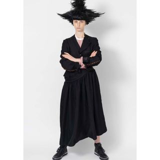 BLACK COMME des GARCONS - BLACK COMME des GARCONS 23AW ポリ縮 吊りスカート