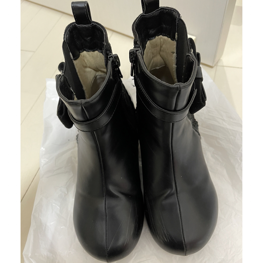 axes femme(アクシーズファム)のアクシーズファム　ブーツ　21㎝　21.5㎝　X L リボン　ブラック　キッズ キッズ/ベビー/マタニティのキッズ靴/シューズ(15cm~)(ブーツ)の商品写真