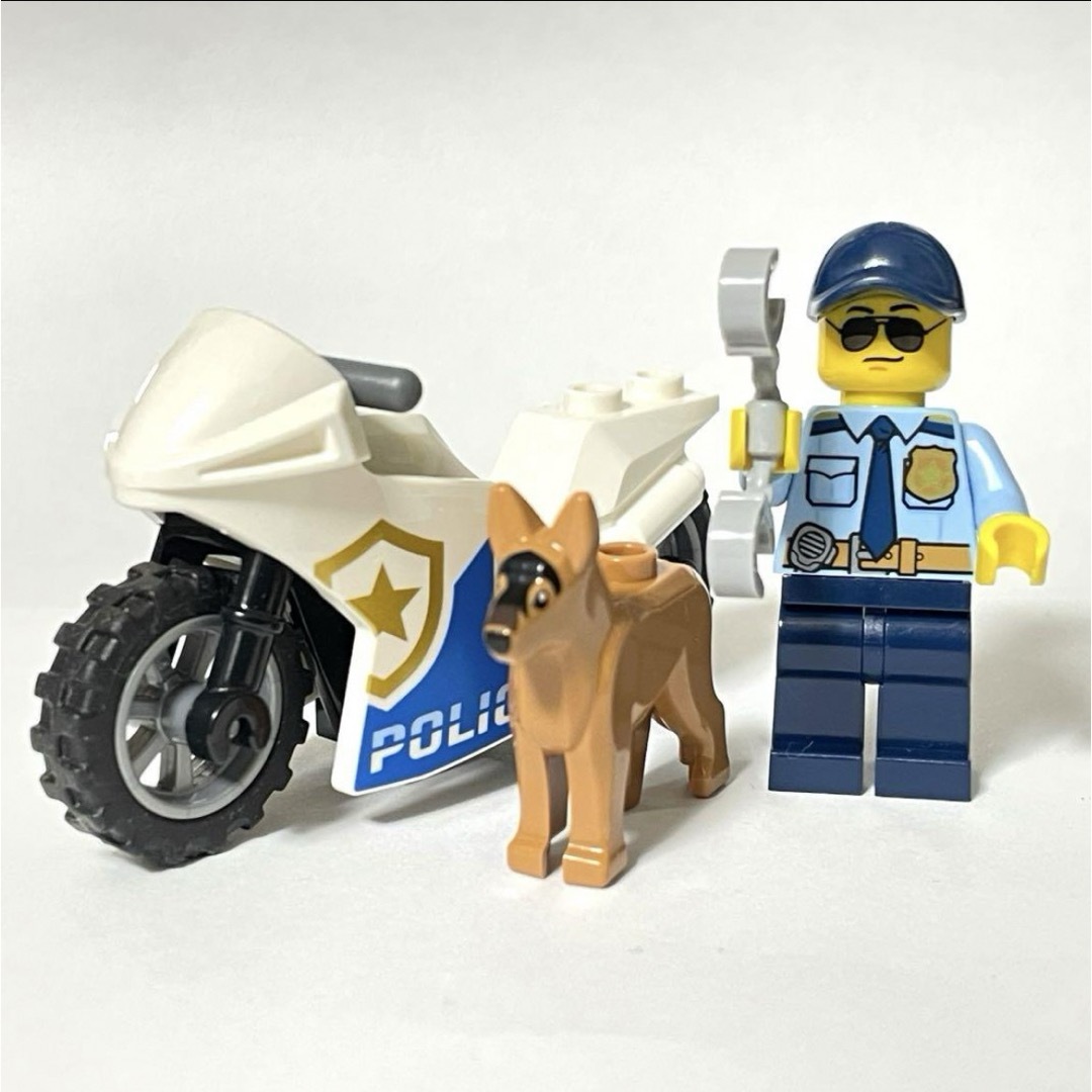 Lego(レゴ)の【新品】レゴ 警察官・警察犬・警察バイク(白バイ) 計3点セット キッズ/ベビー/マタニティのおもちゃ(積み木/ブロック)の商品写真