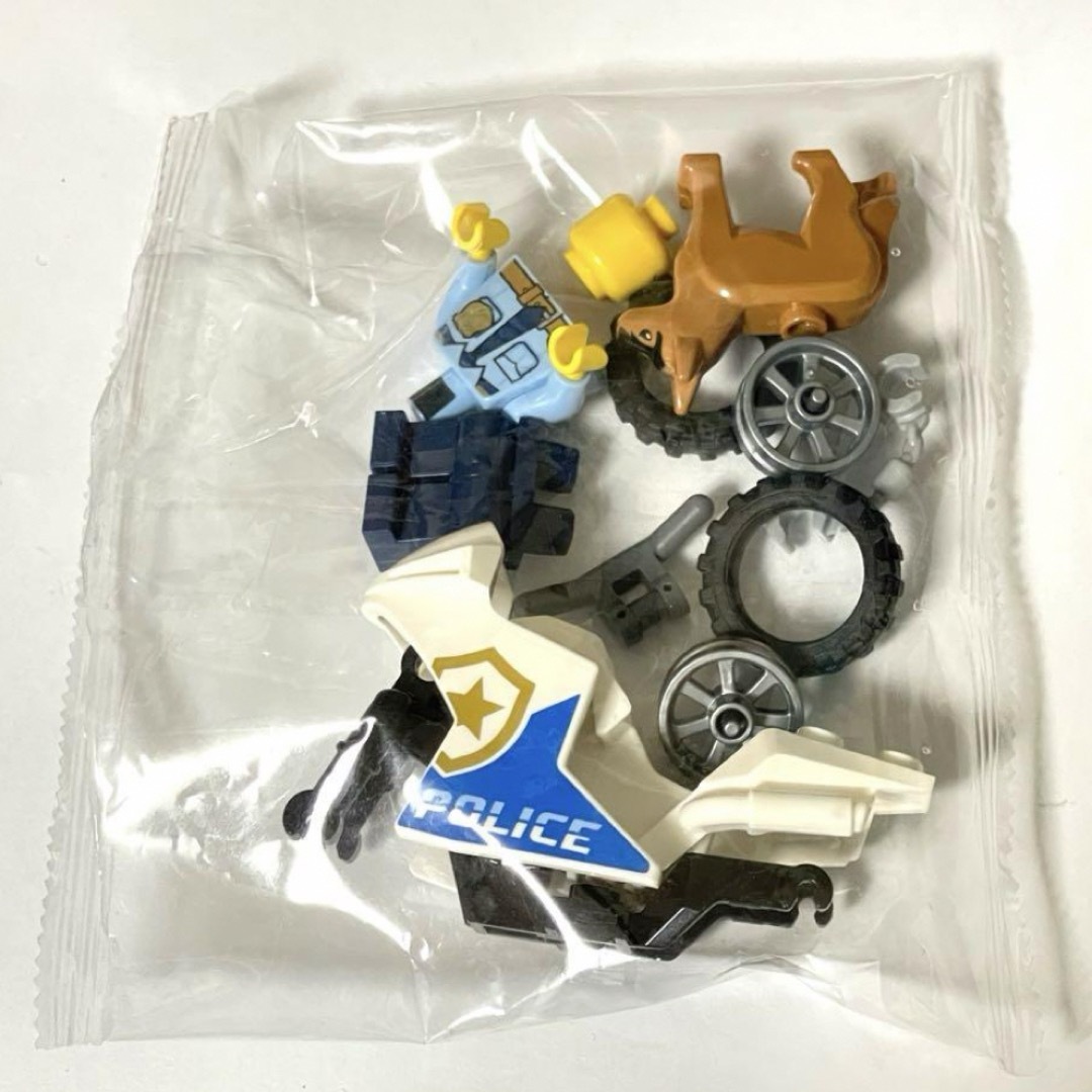 Lego(レゴ)の【新品】レゴ 警察官・警察犬・警察バイク(白バイ) 計3点セット キッズ/ベビー/マタニティのおもちゃ(積み木/ブロック)の商品写真