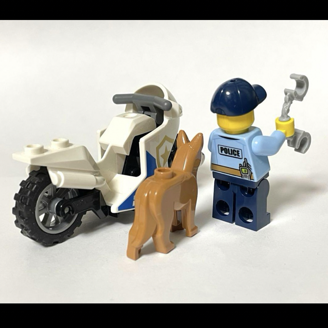 Lego(レゴ)の【新品】レゴ 警察官・警察犬・警察バイク(白バイ) 計3点セット キッズ/ベビー/マタニティのおもちゃ(積み木/ブロック)の商品写真