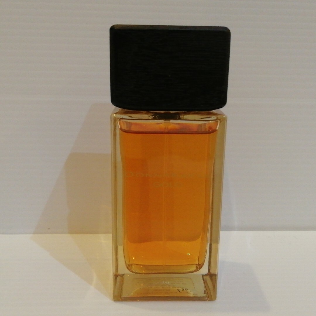 Donna Karan(ダナキャラン)のDonna Karan ダナ・キャラン ゴールド オードトワレ 50ml コスメ/美容の香水(香水(女性用))の商品写真