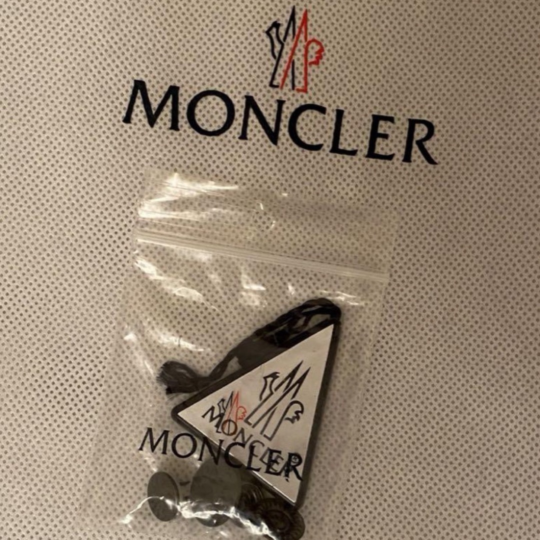 MONCLER(モンクレール)のモンクレール　モンジュネーブル19/20AW ダウン　グレー　サイズ0 メンズのジャケット/アウター(ダウンジャケット)の商品写真