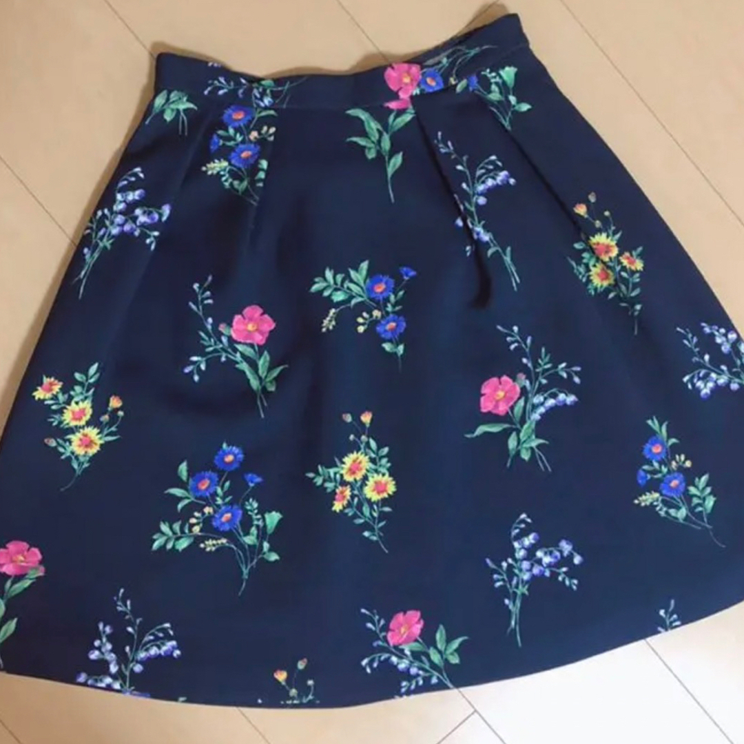 Rirandture(リランドチュール)の花柄　スカート レディースのスカート(ミニスカート)の商品写真