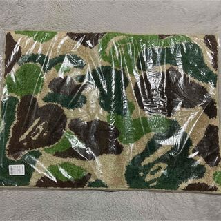 アベイシングエイプ(A BATHING APE)のAPE BAPE KAWS HOME RAGMAT ラグマット　CAMO 迷彩(ラグ)