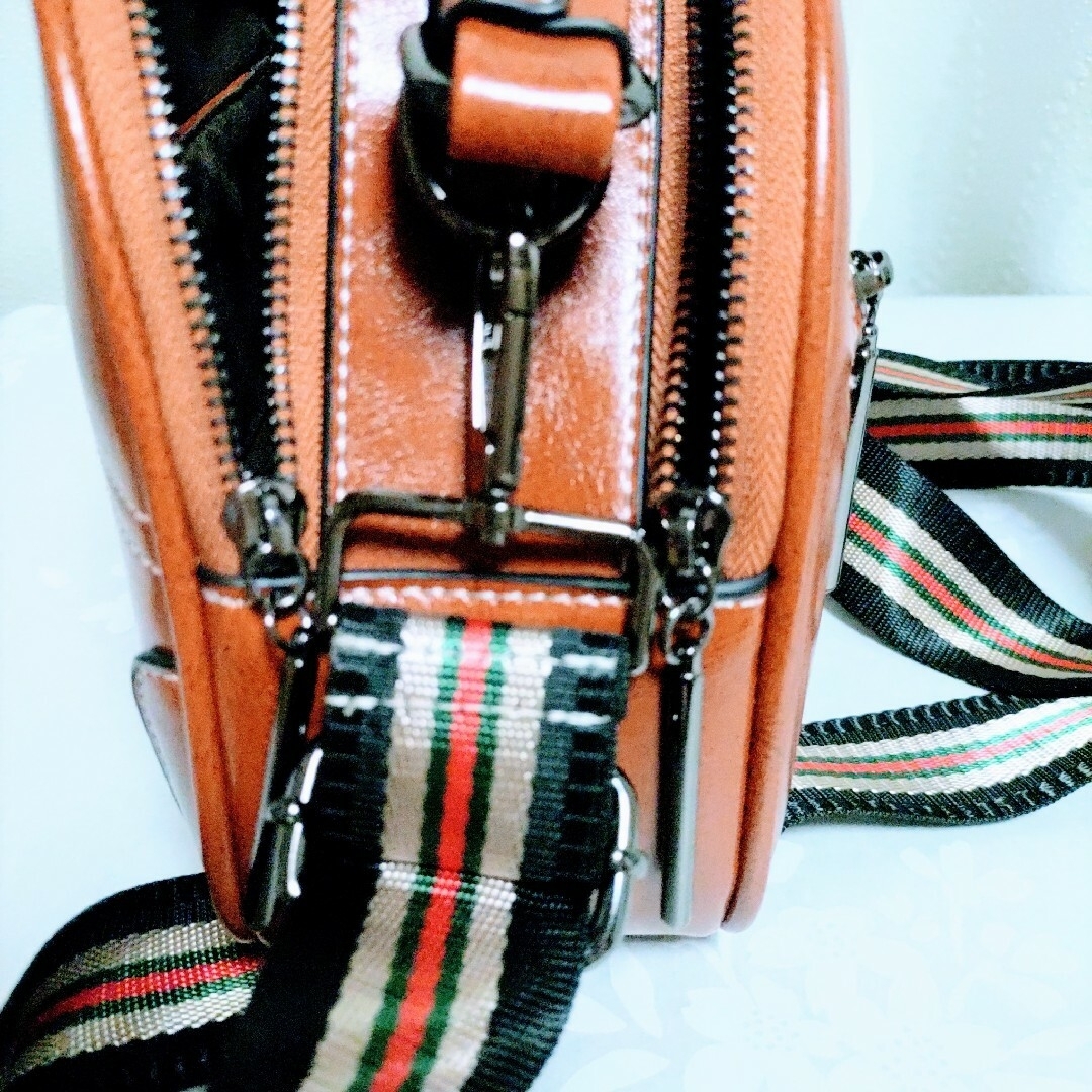 美品 丸くてかわいい本革バッグ ショルダーバッグ レディース 2way レディースのバッグ(ショルダーバッグ)の商品写真