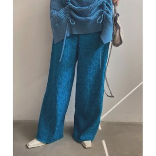 アメリヴィンテージ(Ameri VINTAGE)のAMERI LEAF JACQUARD STRAIGHT PANTS(カジュアルパンツ)