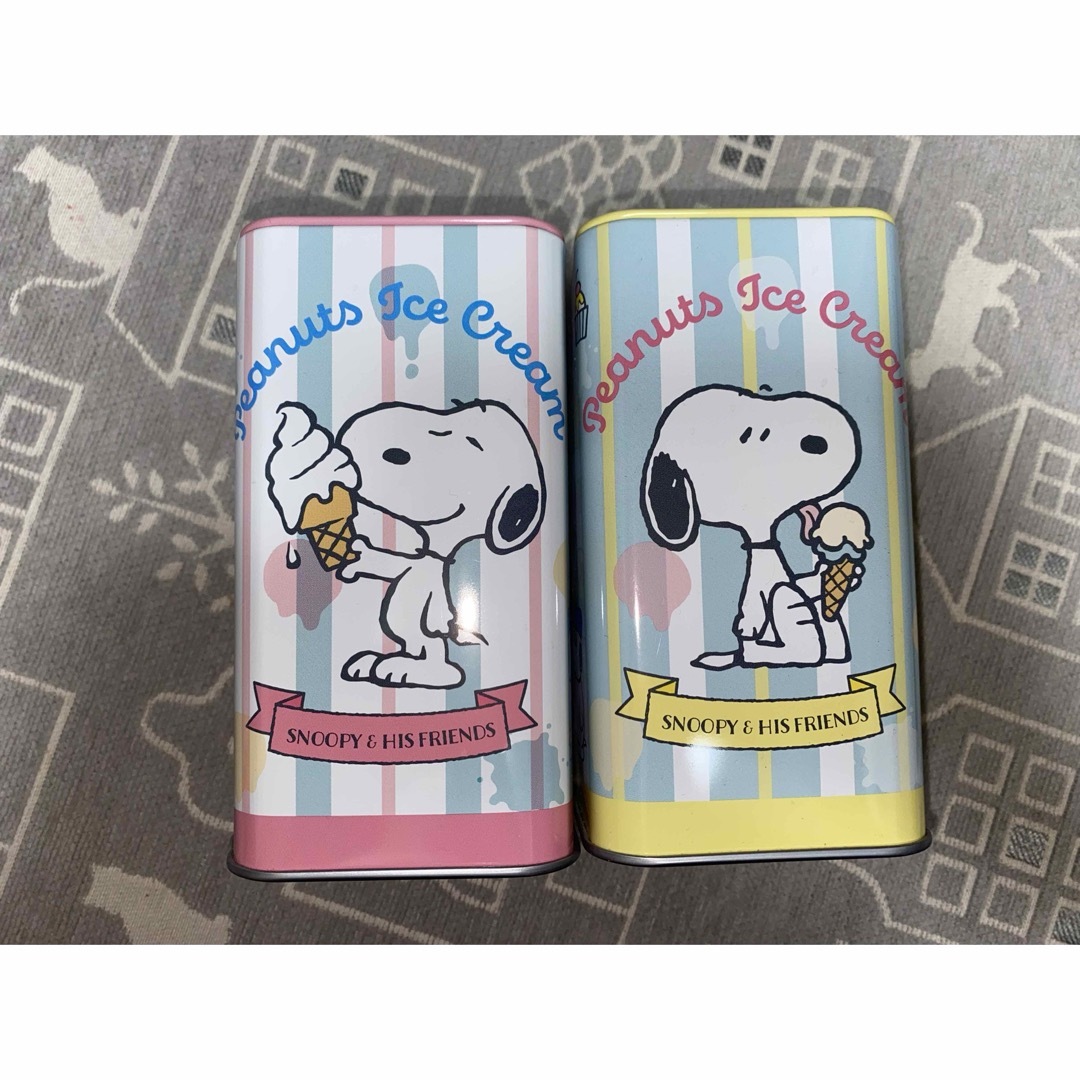 PEANUTS(ピーナッツ)の【美品】ユニバーサルスタジオジャパン　ピーナッツ　スヌーピー　缶 2セット エンタメ/ホビーのおもちゃ/ぬいぐるみ(キャラクターグッズ)の商品写真