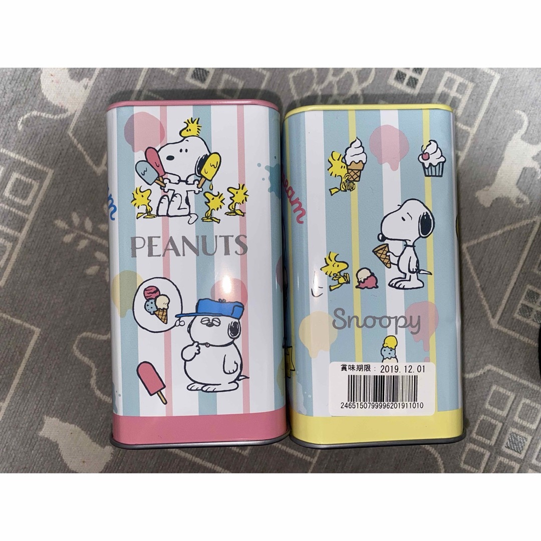 PEANUTS(ピーナッツ)の【美品】ユニバーサルスタジオジャパン　ピーナッツ　スヌーピー　缶 2セット エンタメ/ホビーのおもちゃ/ぬいぐるみ(キャラクターグッズ)の商品写真